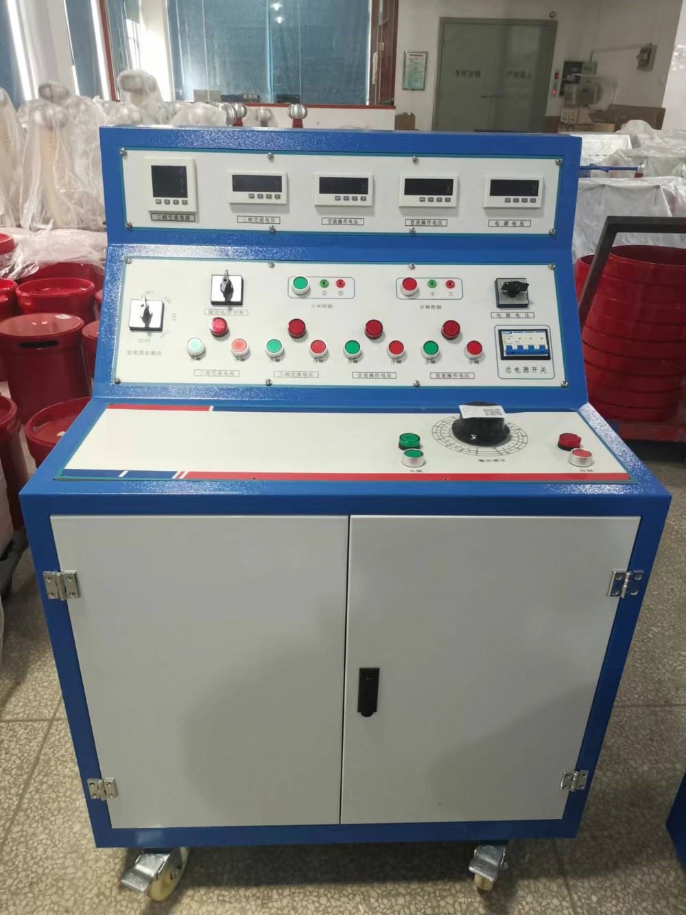 高低壓開關(guān)柜通電試驗臺.jpg 高低壓開關(guān)柜通電試驗臺.jpg