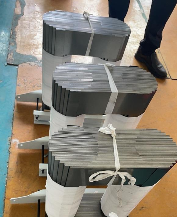 油浸式試驗變壓器硅鋼片.jpg 油浸式試驗變壓器硅鋼片.jpg