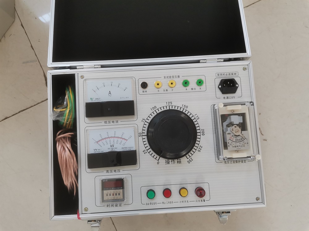 油浸式試驗變壓器控制箱.jpg 油浸式試驗變壓器控制箱.jpg