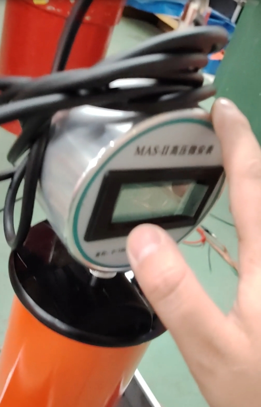 直流高壓發(fā)生器微安表接線.jpg 直流高壓發(fā)生器微安表接線.jpg