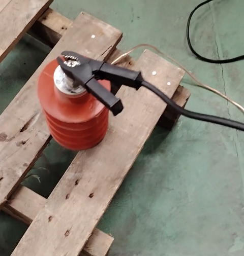 直流高壓發(fā)生器避雷器接線.jpg 直流高壓發(fā)生器避雷器接線.jpg