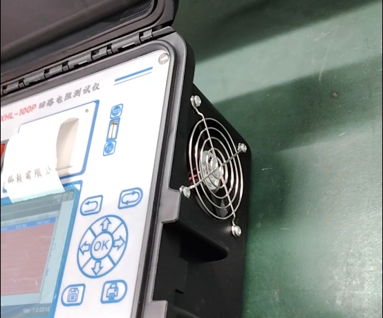 回路電阻測試儀散熱出風口.png 回路電阻測試儀散熱出風口.png