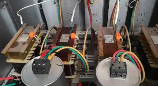 補償電容內部構造材料是什么