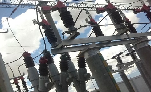 隔離開關(guān)和斷路器的區(qū)別是什么(圖1) 高壓開關(guān) (7).png
