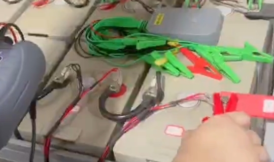 蓄電池內(nèi)阻測(cè)試操作接線講解介紹(圖3) 蓄電池內(nèi)阻測(cè)試操作接線講解介紹(圖3)