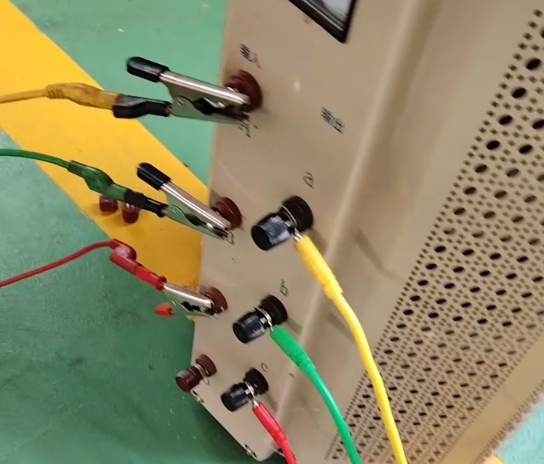 變壓器空負(fù)載試驗(yàn)接線操作介紹(圖3) 變壓器空載試驗(yàn)三相調(diào)壓器接線圖.png