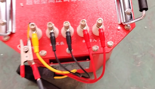 試驗變壓器接線部分.png 試驗變壓器接線部分.png